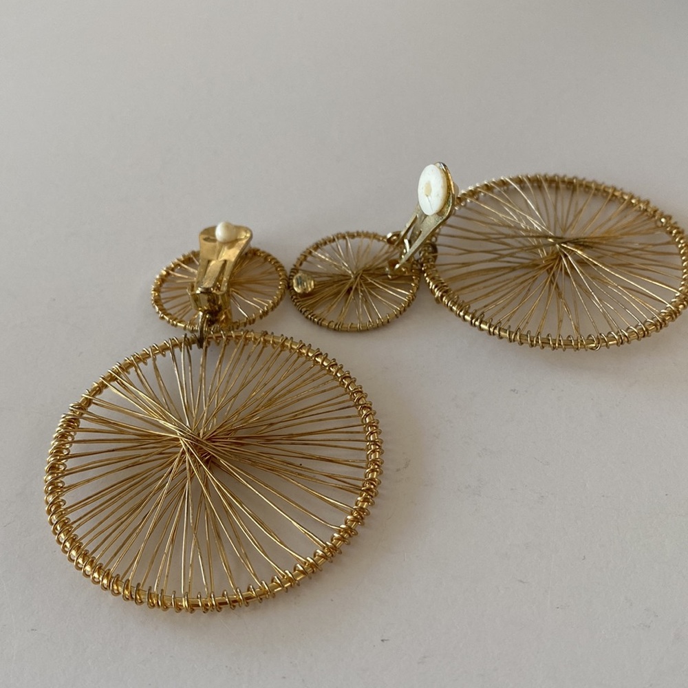 Vintage clip on earrings - Picture 2 of 6